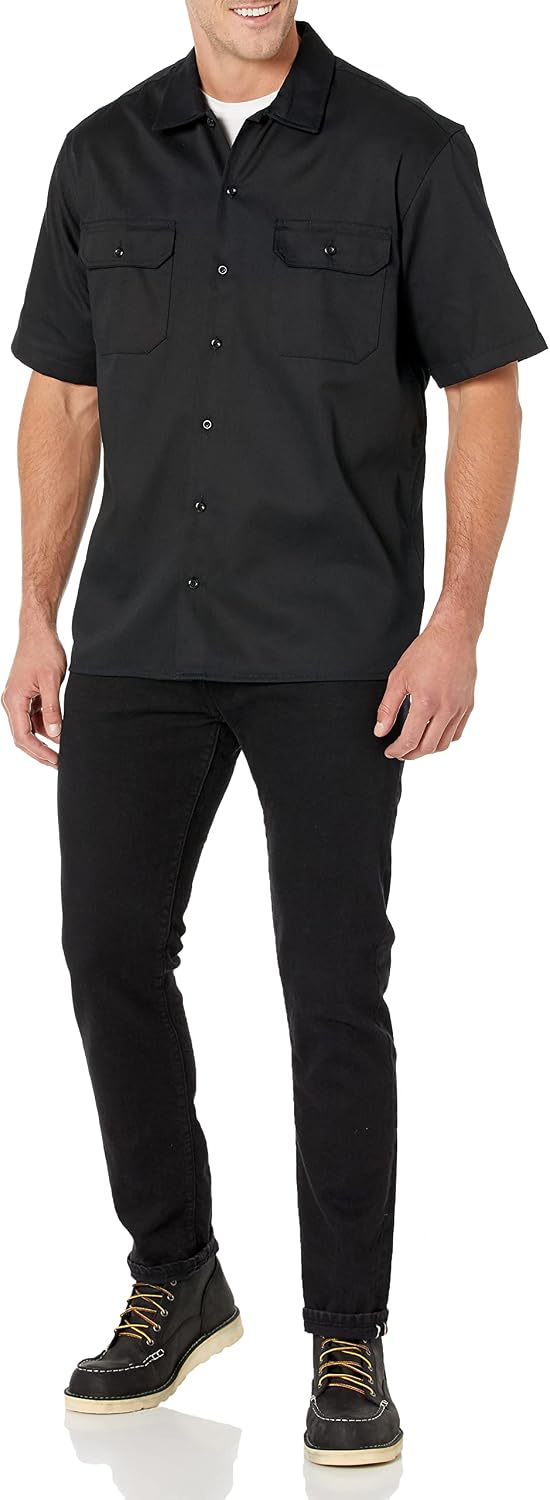 Amazon Essentials Men's Relaxed-Fit Stain and Wrinkle-Resistant Short-Sleeve Work Shirts