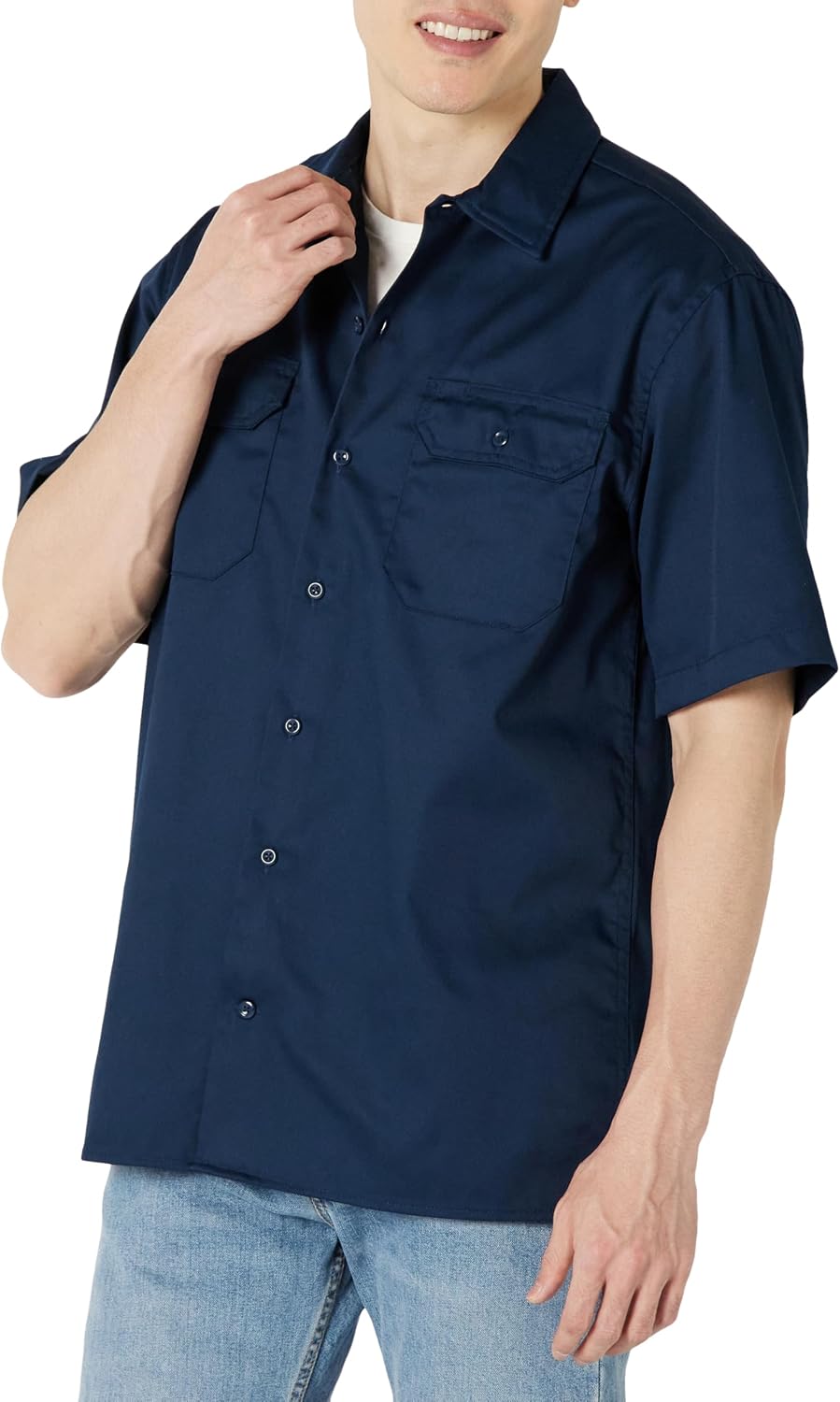 Amazon Essentials Men's Relaxed-Fit Stain and Wrinkle-Resistant Short-Sleeve Work Shirts