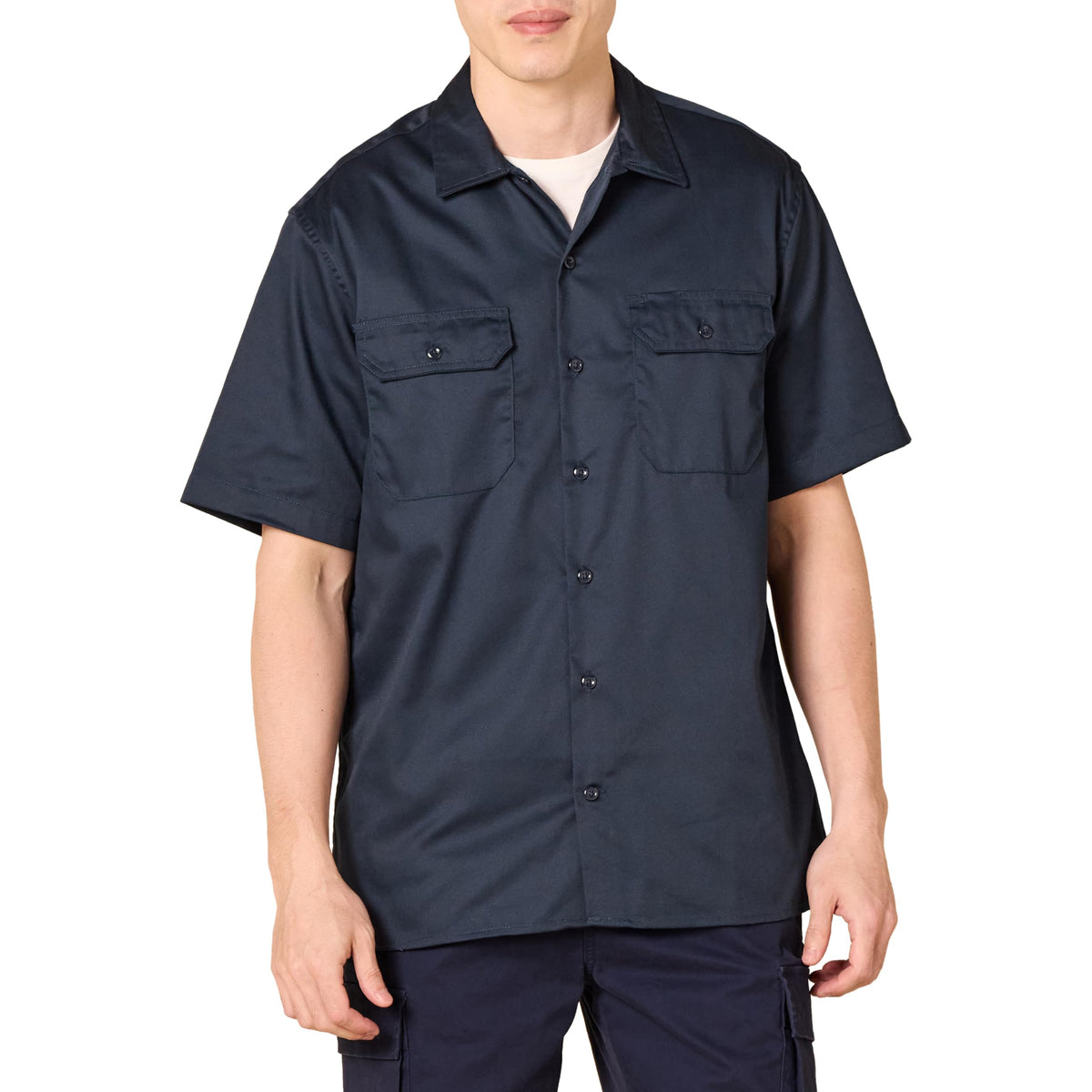Amazon Essentials Men's Relaxed-Fit Stain and Wrinkle-Resistant Short-Sleeve Work Shirts