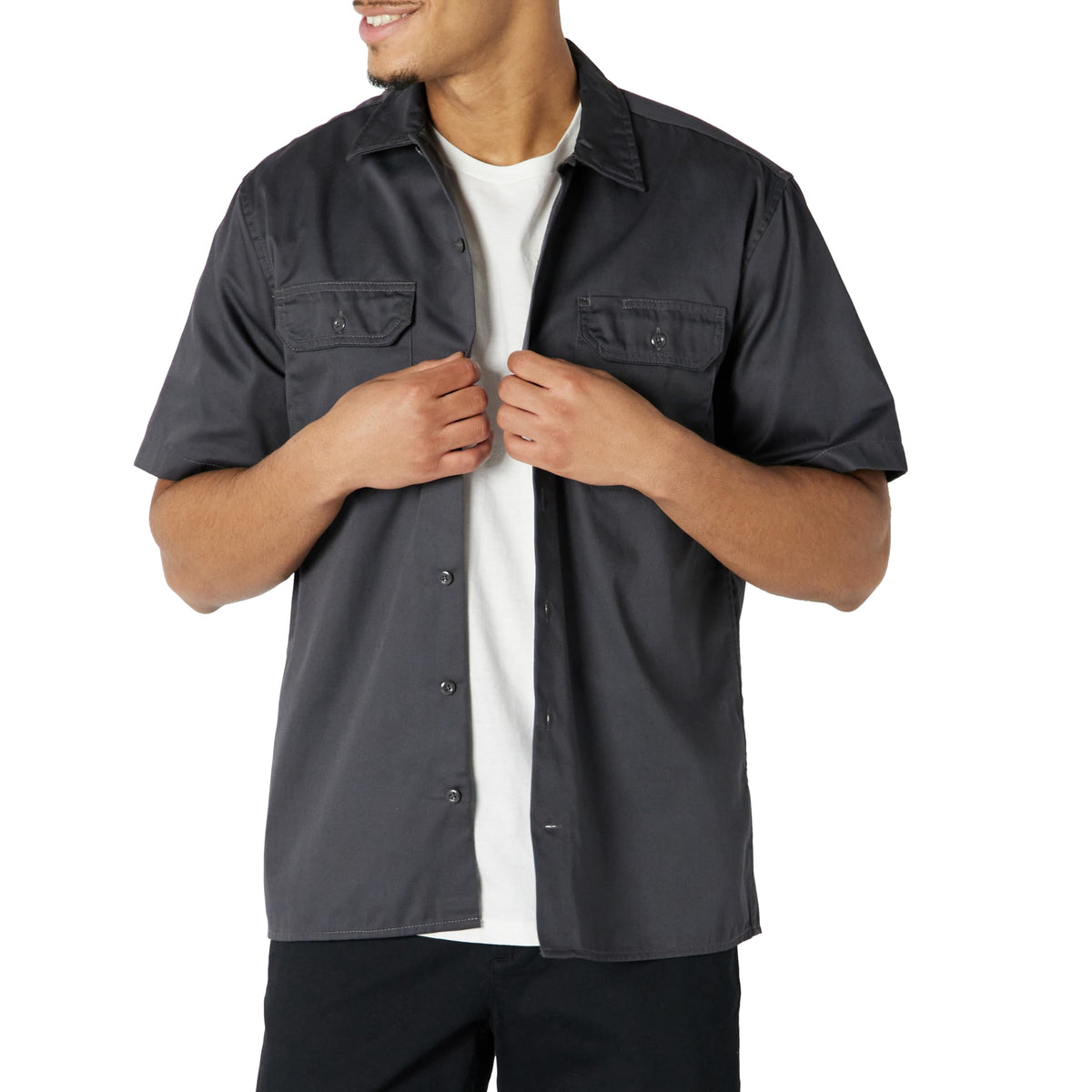 Amazon Essentials Men's Relaxed-Fit Stain and Wrinkle-Resistant Short-Sleeve Work Shirts