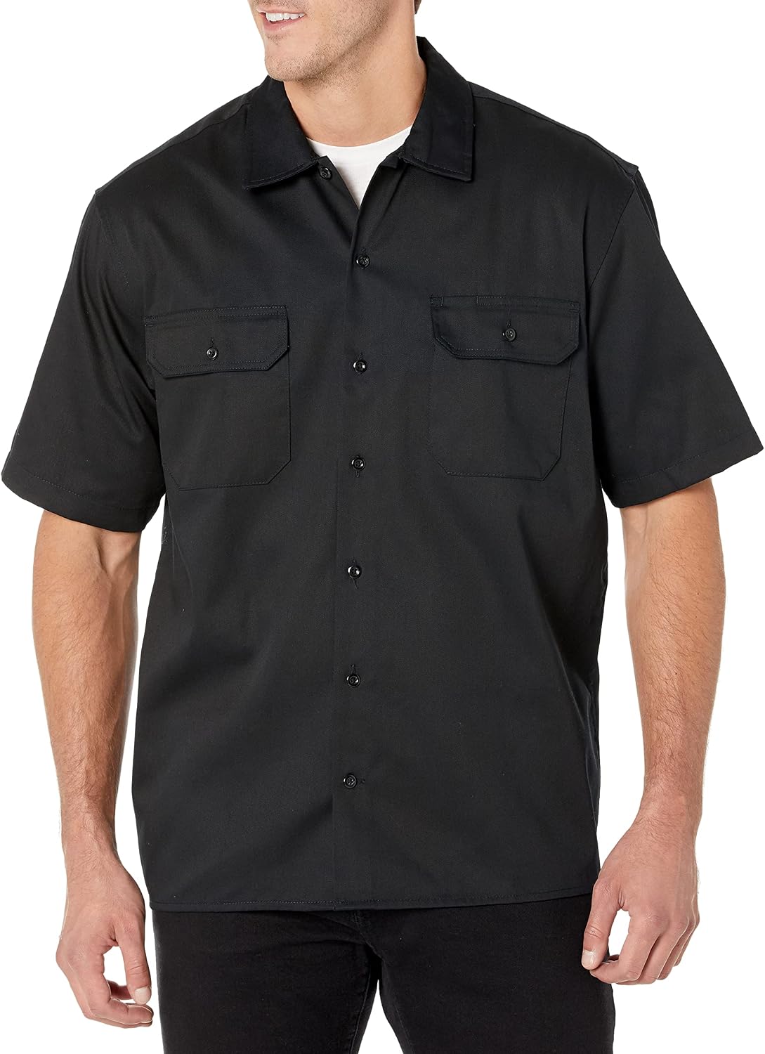 Amazon Essentials Men's Relaxed-Fit Stain and Wrinkle-Resistant Short-Sleeve Work Shirts
