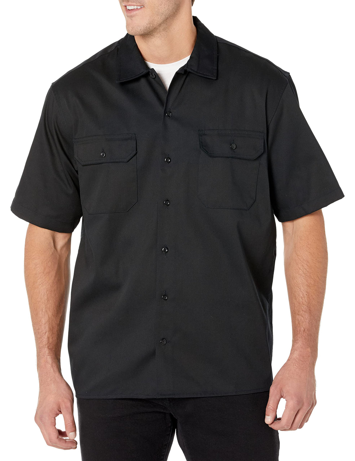 Amazon Essentials Men's Relaxed-Fit Stain and Wrinkle-Resistant Short-Sleeve Work Shirts