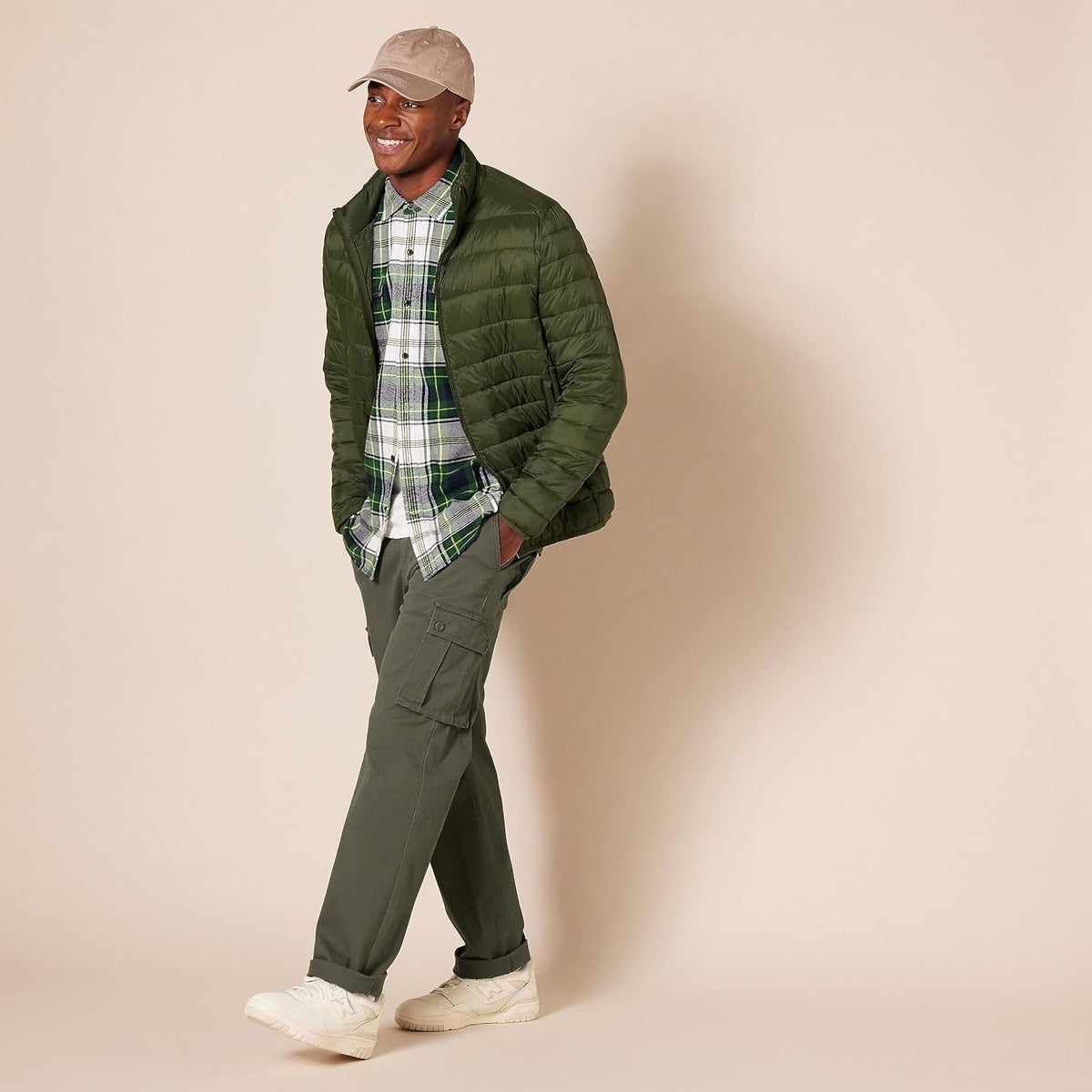 Amazon Essentials Men's Straight-Fit Breathable Stretch Cargo Pants (Available in Big & Tall)