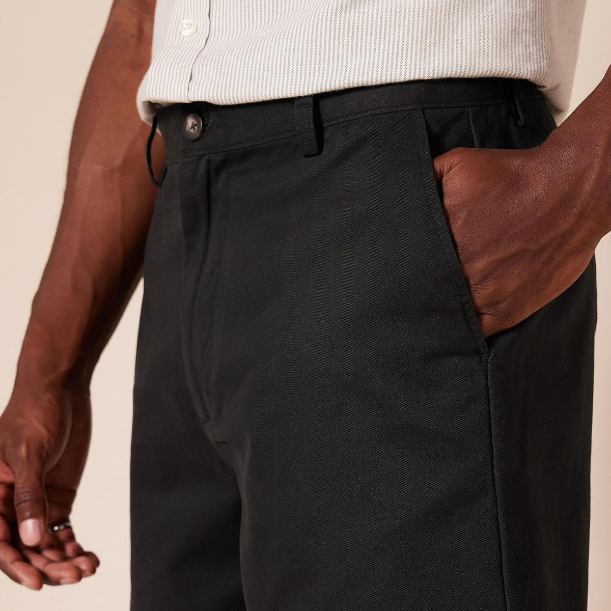 Amazon Essentials Men's Classic-Fit 9" Cotton Twill Chino Shorts with Button-Through Pockets