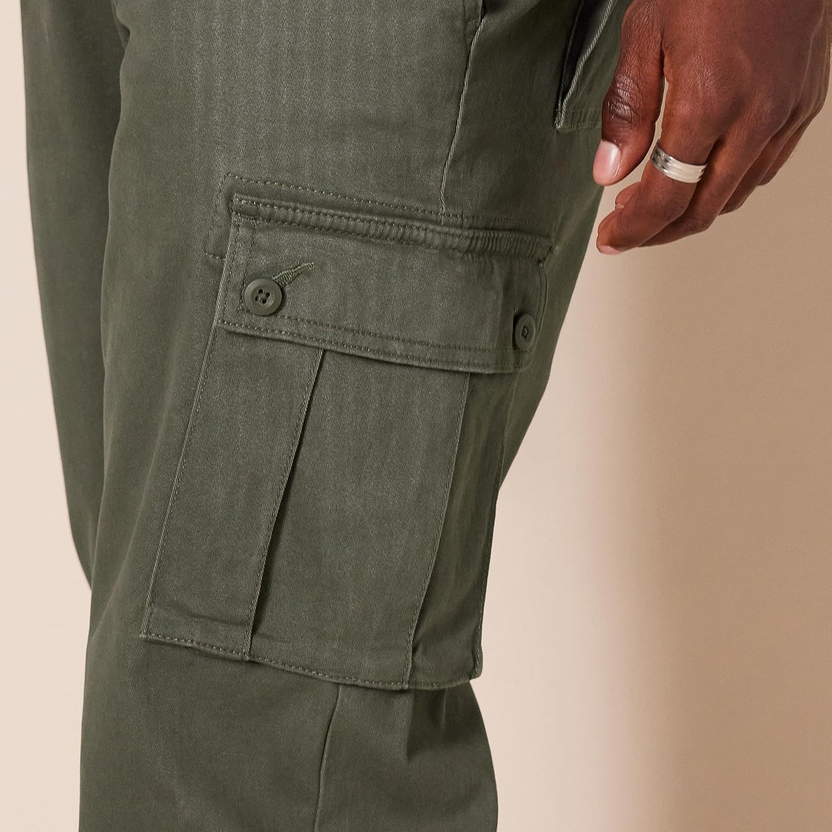 Amazon Essentials Men's Straight-Fit Breathable Stretch Cargo Pants (Available in Big & Tall)