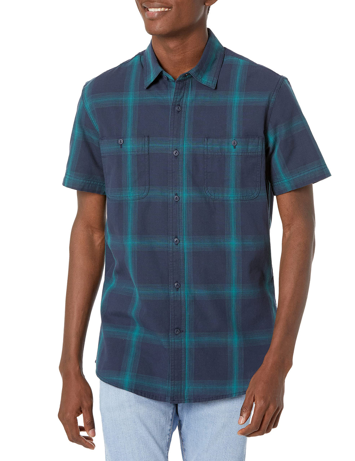 Amazon Essentials Men's Regular-Fit Short-Sleeve Button-Down 100% Cotton Chambray Shirt